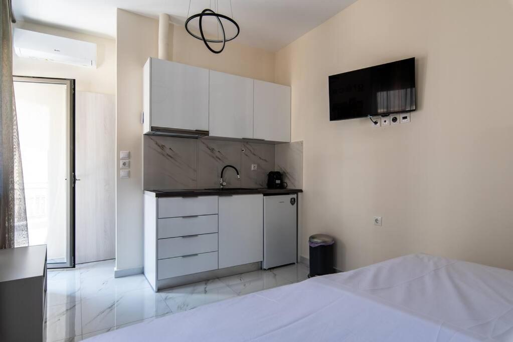 Plaka Rafaela Elegant Urban Retreat In Athens Historic Heart Apartment Exterior photo